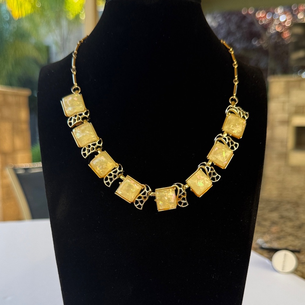 Elegant Gold Necklace with Square Accents